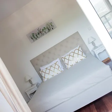 ベッド・アンド・ブレックファスト The Rooftop ペーゾ・ダ・レーグア