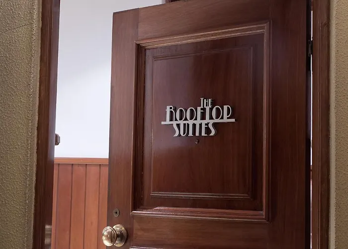 The Rooftop B&B 페소다레과