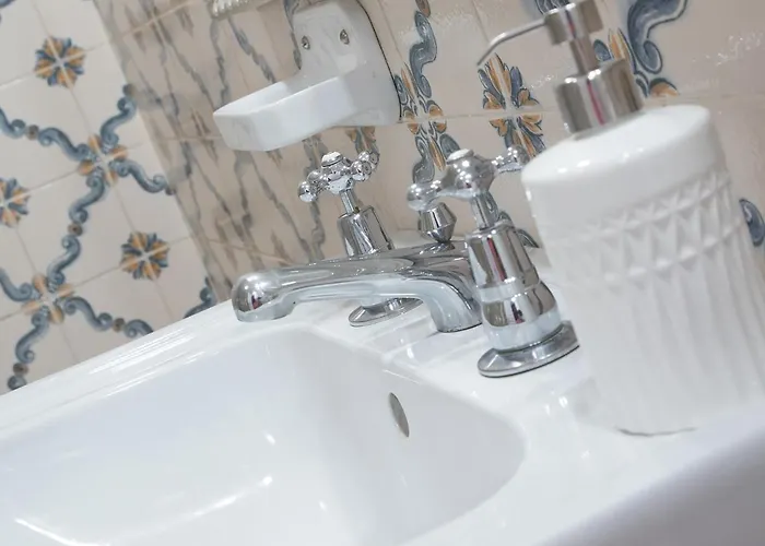 The Rooftop Couette-café 3*